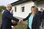 GORAN VESIĆ: Porodica Bulović iz Surčina na Uskrs dobila opremljenu, montažnu kuću