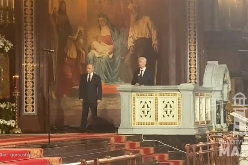 ŠTA SE TO DEŠAVA S PUTINOM, MONTIRALI SNIMKE NA KOJIMA JE ON NA LITURGIJI? Neverovatne teorije počele da se šire internetom zbog OVIH zapisa!