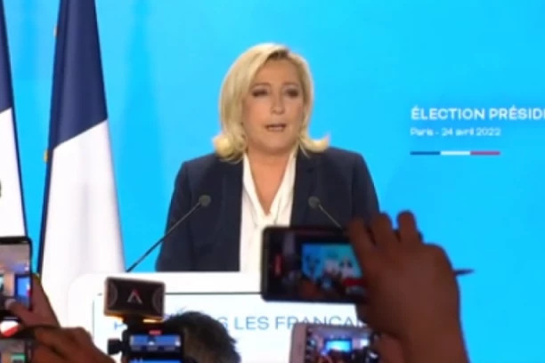 PRVO OBRAĆANJE MARIN LE PEN: Priznala poraz od Makrona!