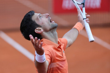 BEZ IZNENAĐENJA: Novakov veliki rival sa POLA SNAGE u Madridu!