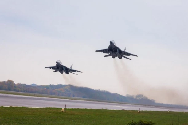 PRIKAZ SPOSOBNOSTI VOJSKE SRBIJE: Vežba "ŠTIT 2022" u subotu na vojnom aerodromu "Pukovnik-pilot Milenko Pavlović"