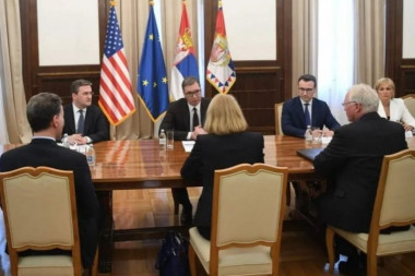 PREDSEDNIK VUČIĆ SE SASTAO SA DONFRID! Pomoćnica državnog sekretara SAD stigla u Predsedništvo Srbije (FOTO)