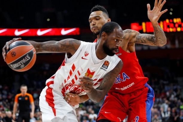 NE ZANIMATE ME, SKLONITE SE OD MENE: Ruski gigant PRETIO igraču, pa dobio po UŠIMA - brutalan odgovor!