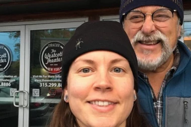 ZABAVLJALA SAM SE SA ŽENAMA, ALI ONDA SE POJAVIO ON! Pala je na šarm 27 godina starijeg, sada su dobili i dete! (FOTO)