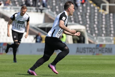 RIVAL SKINUO KAPU PRED NATHOM: Izraelac poput MESIJA!