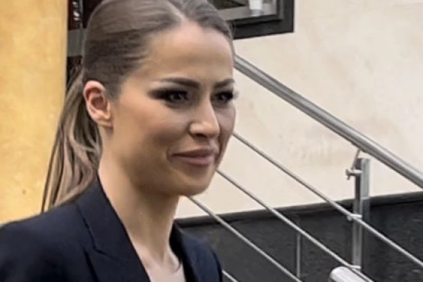 DIJANA HRKALOVIĆ PRVI PUT IZ SUDA IZAŠLA NASMEJANA: Rekla sve što joj je na duši (VIDEO)