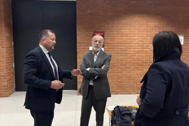 ODLOŽENO SUĐENJE MIKI ALEKSIĆU: Sudija se nije pojavio zbog bolesti, reditelj poručio DA JE SPREMAN DA RASKRINKA GLUMICE