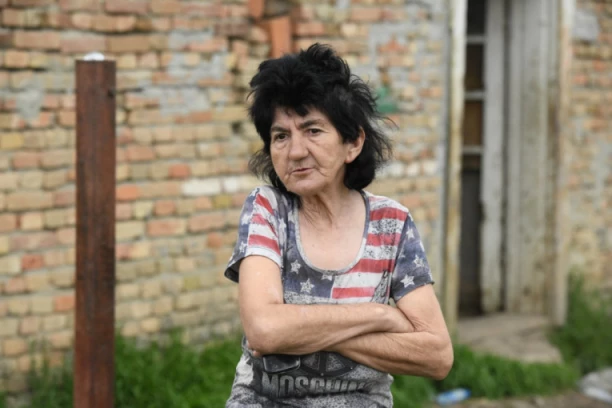 LEKARI SPASILI ŠAKICU BEBI KOJOJ JE BRAT ODSEKAO PRSTE! Potresna ispovest - Baka ispričala kako je došlo do NEZAMISLIVE NESREĆE U SAKULAMA! (FOTO, VIDEO)