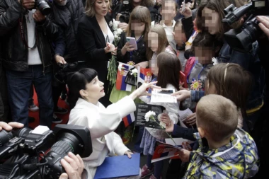 STIGLA JE U SRBIJU PRED VELIKI NASTUP! Favoritkinja hrvatske "Dore" od Konstrakte dobila OVA UPUTSTVA ZA POBEDU! (VIDEO)