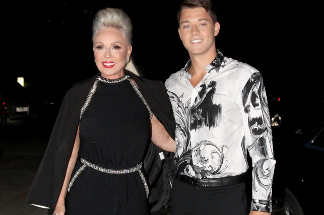 PUČE ISTINA O SINU LEPE BRENE, JAVNOST ŠOKIRANA: Pevačica PREBLEDELA kada su je upitali za Stefana, a OVE reči će vam odzvanjati u glavi! (VIDEO)