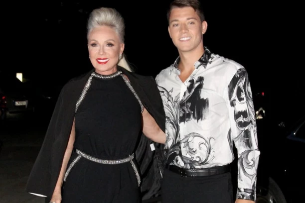 PUČE ISTINA O SINU LEPE BRENE, JAVNOST ŠOKIRANA: Pevačica PREBLEDELA kada su je upitali za Stefana, a OVE reči će vam odzvanjati u glavi! (VIDEO)