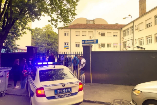 JOŠ DOJAVA O BOMBAMA ŠIROM BEOGRADA! Na meti tržni centri i studentski domovi!