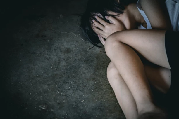 Taksista silovao devojčicu (16)! Agonija krenula čim je dete selo u automobil! Nezapamćeno na ovim prostorima!