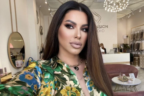 SKINULA SE SEKA, obline na sve strane, fanovi iznenađeni! Istoga dana i ova holivudska zvezda pojavila se baš u ovom izdanju, ali kojoj bolje stoji?