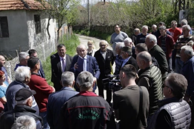 HVALA DRŽAVI, OVO JE SPAS: S ministrom u poseti kuršumlijskom kraju