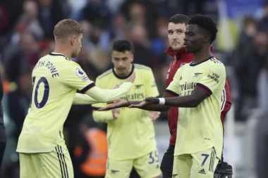 PREMIJER LIGA: Arsenal krupnim koracima grabi ka Ligi šampiona! (VIDEO)