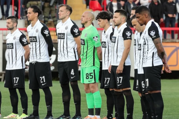 Vrlo neprijatno: Uticajni Tviteraš u dve reči odgovorio Partizanu na neumesnu objavu!