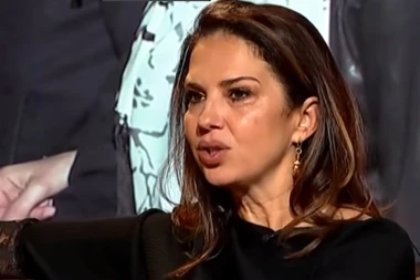 NATAŠA NINKOVIĆ SE POTPUNO TRANSFORMISALA: Poznata glumica NEPREPOZNATLJIVA, ne LIČI NA SEBE (FOTO)