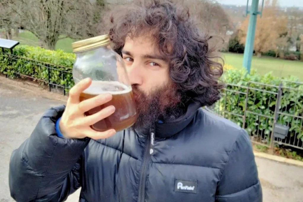 SVAKI DAN PIJEM SVOJ URIN I EFEKTI SU NEZAMISLIVI! Priča koja izaziva gađenje, naterala i lekare da reaguju