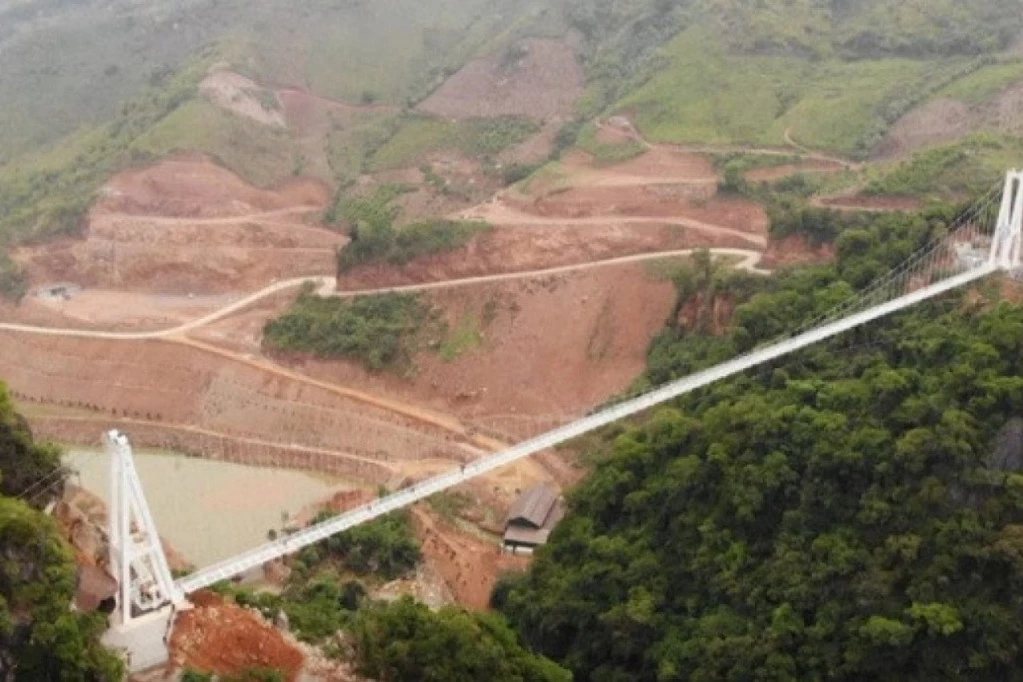 DA LI BISTE SE USUDILI DA PREĐETE MOST BELOG ZMAJA? Tek je otvoren i jedinstven je u svetu, a evo po čemu! (FOTO)