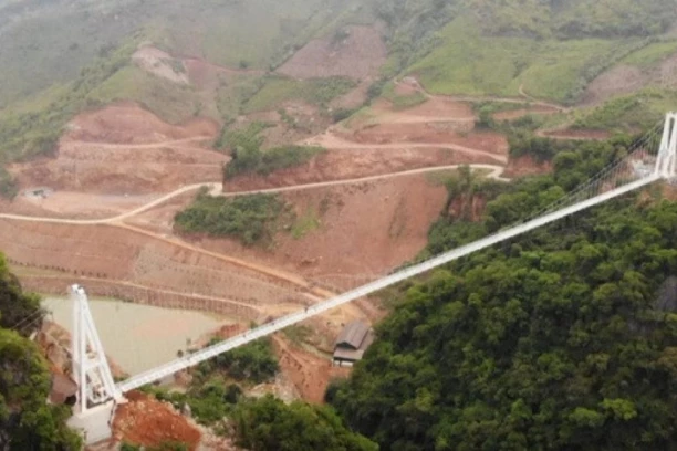 DA LI BISTE SE USUDILI DA PREĐETE MOST BELOG ZMAJA? Tek je otvoren i jedinstven je u svetu, a evo po čemu! (FOTO)