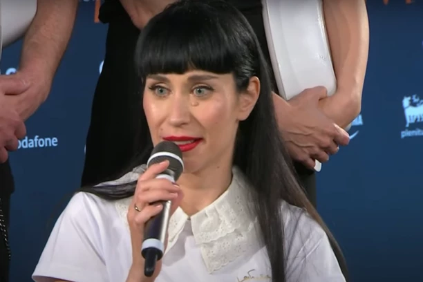 "SLUČAJNA KOINCIDENCIJA" UPUĆUJE NA TOTALNU DOMINACIJU KONSTRAKTE U FINALU EVROVIZIJE: Ana Đurić POBEĐUJE, isplivali NEOBORIVI DOKAZI? (VIDEO)