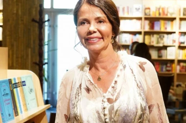 ULTRAZVUK DOJKE JE SVE OTKRIO: Poznato zdravstveno STANJE spisateljice Jelene Bačić Alimpić, oglasila se na Instagramu i PRIZNALA SVE! (FOTO)