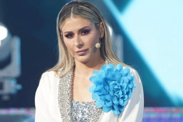 ON JE NAJVEĆA LJUBAV VODITELJKE RTS-a: Kristina Radenković delila je istog frajera sa pevačicom, a onda se desio preokret! (FOTO)