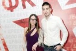 POKAZALI NAJMLAĐE DETE: Vujadin i Mirka po prvi put u javnosti sa šestomesečnom Anikom! (FOTO)