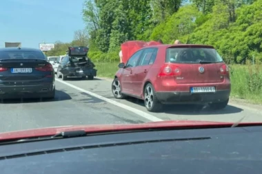 LANČANI UDES KOD AERODROMA! PET automobila se sudarilo, gužva OGROMNA! (FOTO)