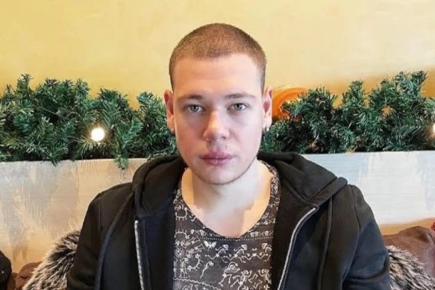 U DETINJSTVU SU GA ZLOSTAVLJALI ZBOG DEBLJINE, PA JE OBOLEO: Danas INFLUENSER BOJAN izgleda neprepoznatljivo, POMAŽE LJUDIMA DA ne dignu ruku na sebe! (VIDEO)