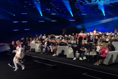 KORONA STIGLA NA EVROVIZIJU: Član delegacije zaražen, organizatori doneli hitno saopštenje!