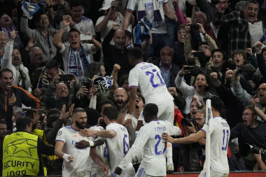 MAGIJA U MADRIDU: Real dao dva gola za minut i produžetke, Benzema sa penala UBIO Siti za finale Lige šampiona!