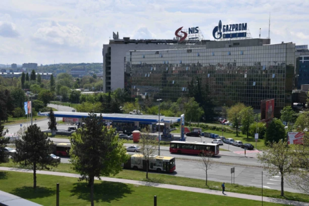 Solarni paneli na najvećoj maloprodajnoj mreži naftnih derivata: NIS-ove benzinske stanice postalu "zelene"!