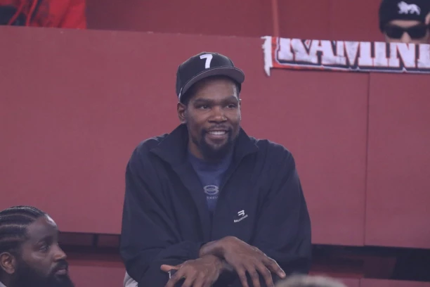 DURENT DOBIO POZIV: Poruka ljubimca Grobara - "Kevine, dođi u Beograd da vidiš LUDA SRANJA!"