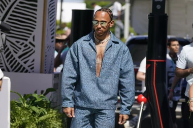 NECE GA DATI TAKO LAKO! Toto Volf ne želi da menja Hamiltona za Leklera