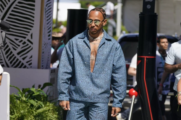 NECE GA DATI TAKO LAKO! Toto Volf ne želi da menja Hamiltona za Leklera