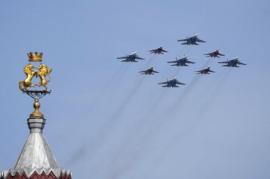 PROVOCATION IN THE SKY ABOVE MOSCOW! Putin made a move that no one saw coming! (PHOTO, VIDEO)