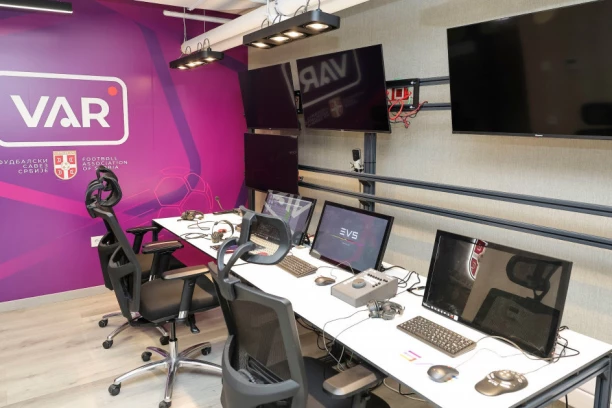 NEĆEMO VAR, MRZIMO GA: Navijači agresivni zbog nove tehnologije (VIDEO)