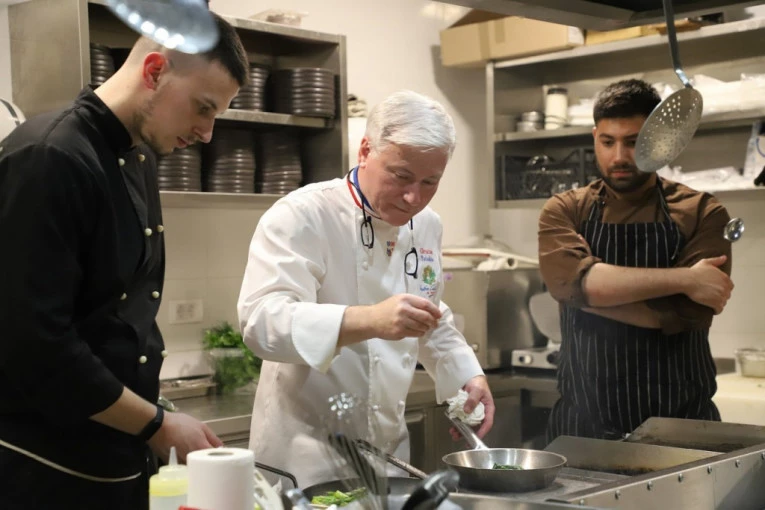 ČUVENI KUVAR OTKRIO TAJNE FRANCUSKIH PREDSEDNIKA! Šta se jelo u Jelisejskoj palati dok je ON bio brinuo o obrocima šefa države! (VIDEO)