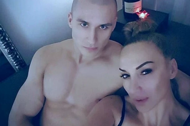 Goga Sekulić nakon RAZVODA uhvaćena sa ZGODNIM PEVAČEM u AKCIJI: On se razgolitio, pa pokazao čime raspolaže! (FOTO)