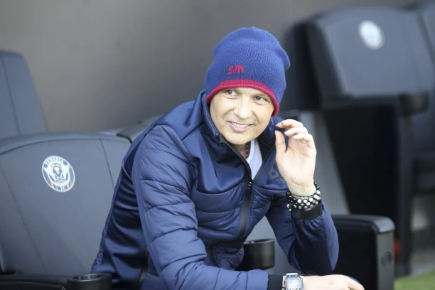 OVAKO IZGLEDA SINIŠA MIHAJLOVIĆ: Srbin se ponovo bori sa leukemijom, ali je zbog jedne stvari napustio bolnicu na 30 minuta! (FOTO)
