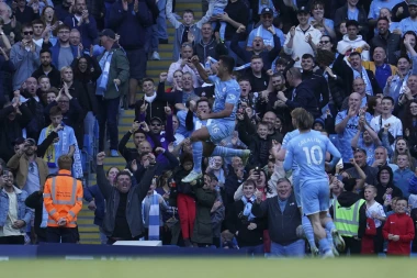 TRKA JE GOTOVA? Crno-beli DEMOLIRANI, Siti na POLA KORAKA od titule - Liverpulu će biti potrebno ČUDO!