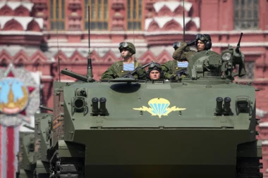 PUTIN SPREMA TENKOVE ARMATA ZA NEŠTO MNOGO STRAŠNIJE? Oglasio se američki ''Militari Vatč'' i pokrenuo BURU!