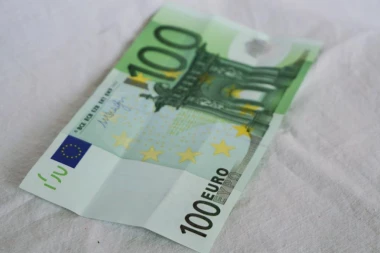 USKORO POČINJE PRIJAVA ZA NOVIH 100 EVRA: Evo ko sve ima pravo na pomoć države - objavljeni svi datumi!