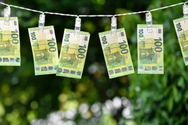 STIŽE 100 EVRA! Rok za prijavu još danas, a evo kada počinje isplata!