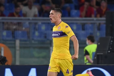 Milenković napušta Fiorentinu? Velikan zagrizao za Srbina!