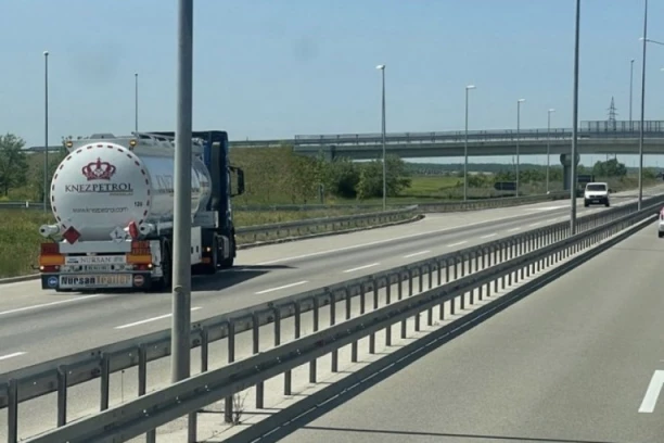 KNEZ PETROL SE OPET BAHATI:  Kršenje zakona mu kao ''dobar dan''