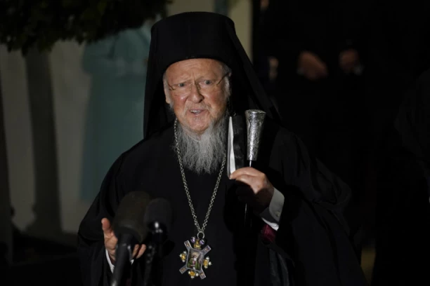 VASELJENSKI PATRIJARH UDARIO NA SPC, KONAČNI CILJ OTETI SRBIMA SVETINJE - ČITAJTE U SRPSKOM TELEGRAFU!