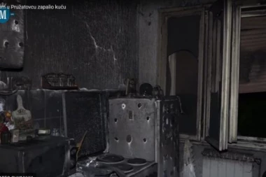 TUŽNE SCENE NAKON POŽARA U PRUŽATOVCU, GAREŽ I CRNILO: Porodica će noć provesti u automobilu, grom uništio celu kuću (VIDEO)